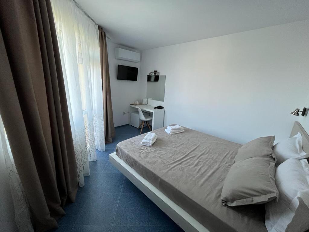 Satmar Hotel Лозенец Екстериор снимка