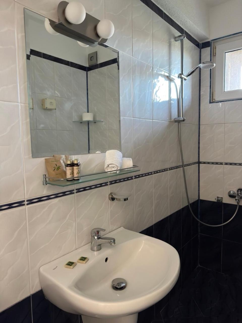 Satmar Hotel Лозенец Екстериор снимка
