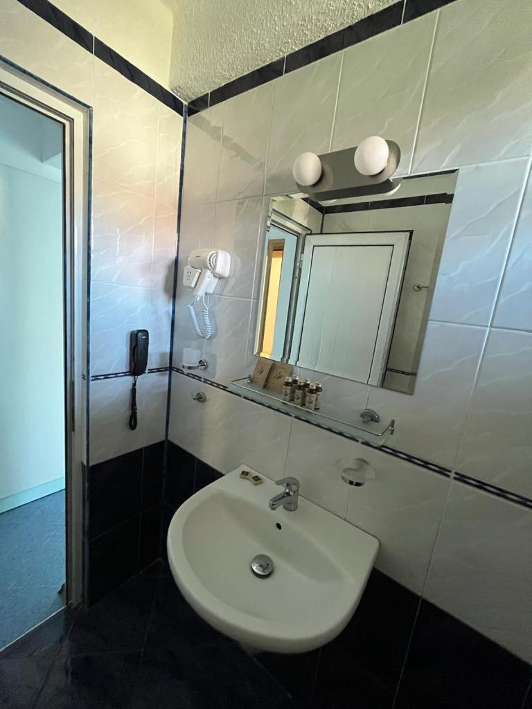 Satmar Hotel Лозенец Екстериор снимка
